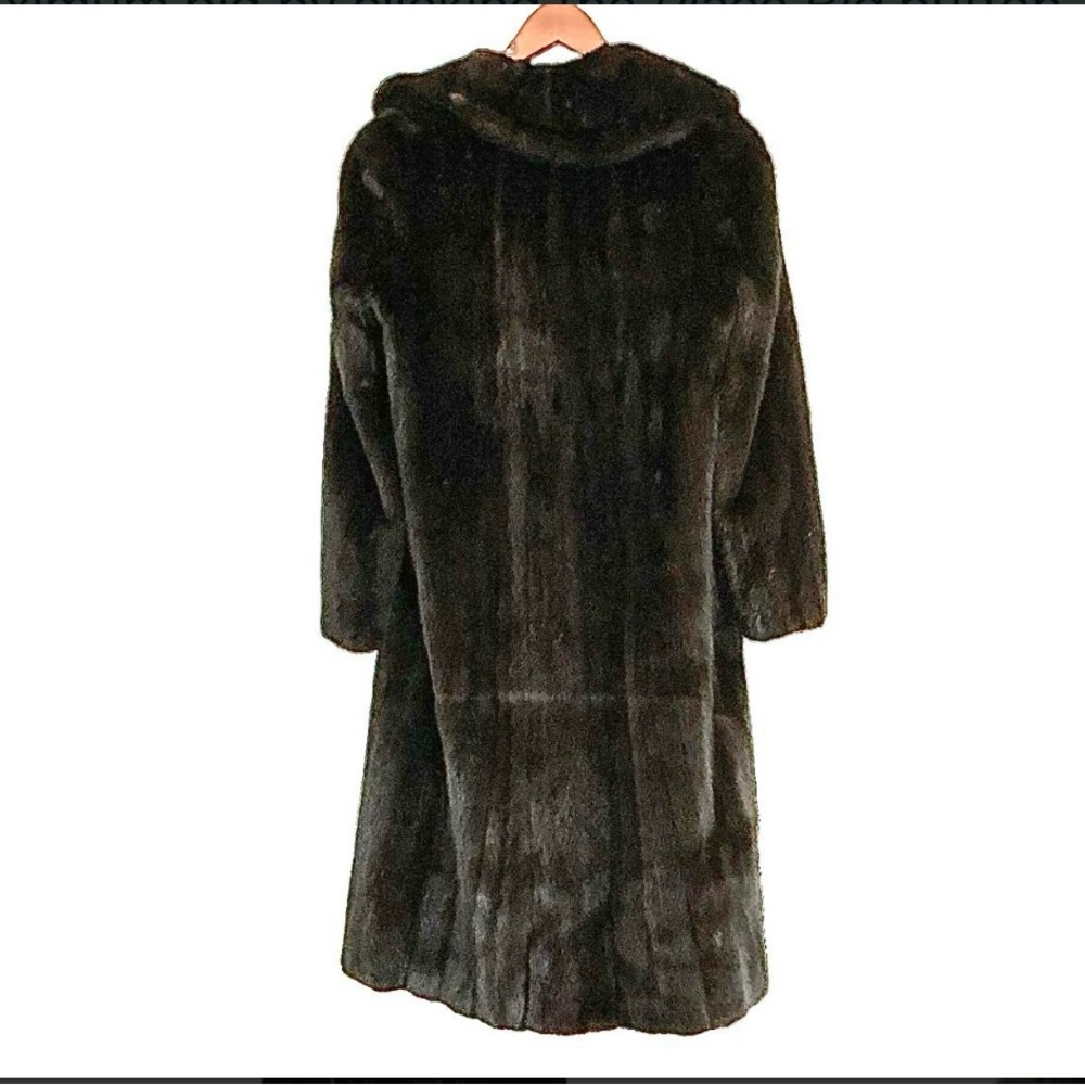 Luxurious Dark Brown Mink Coat - Picture 2 of 9